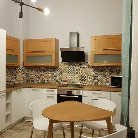 Goldstar Luxury City Centre Apartament *